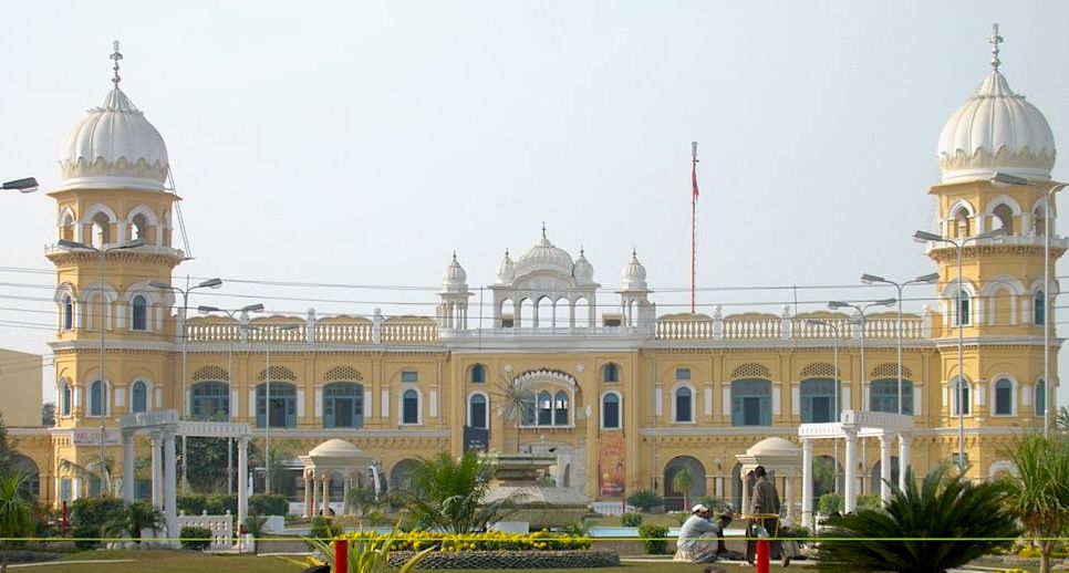 Interfaith harmony disturbed after Sikh holy site attacked in Pakistan ·  Global Voices
