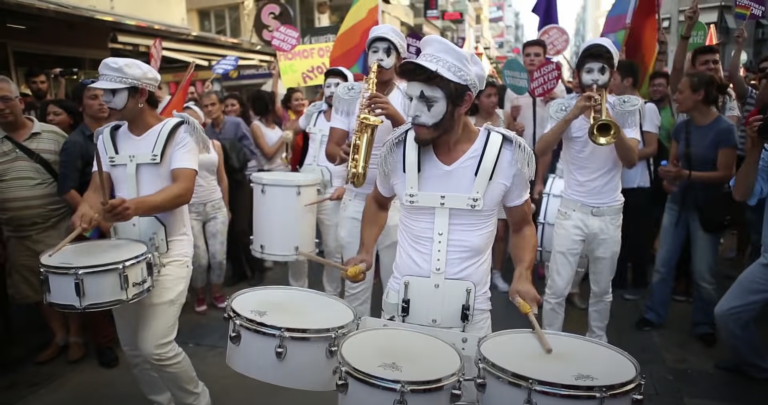 In Turkey, Pride Picnic draws police violence · Global Voices