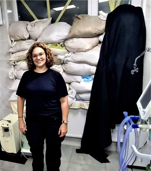 Helen Zahos visiting a resuscitation room in Ukraine