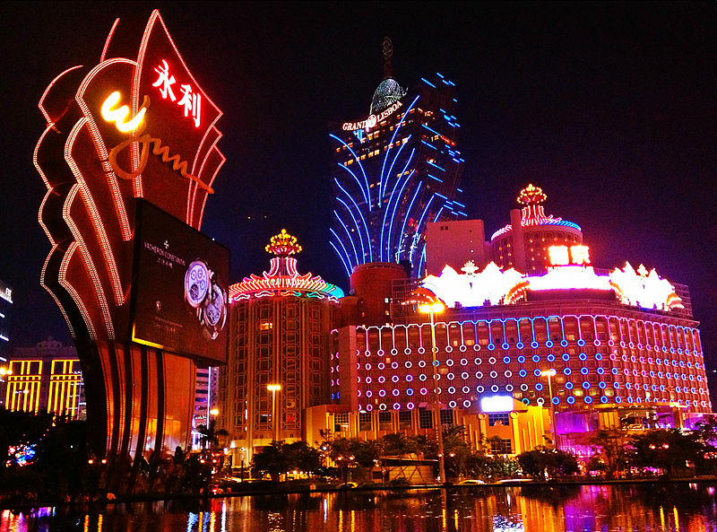 Macau: The world's gambling hub tumbles over China's anti-corruption campaign and zero-COVID policy · Global Voices