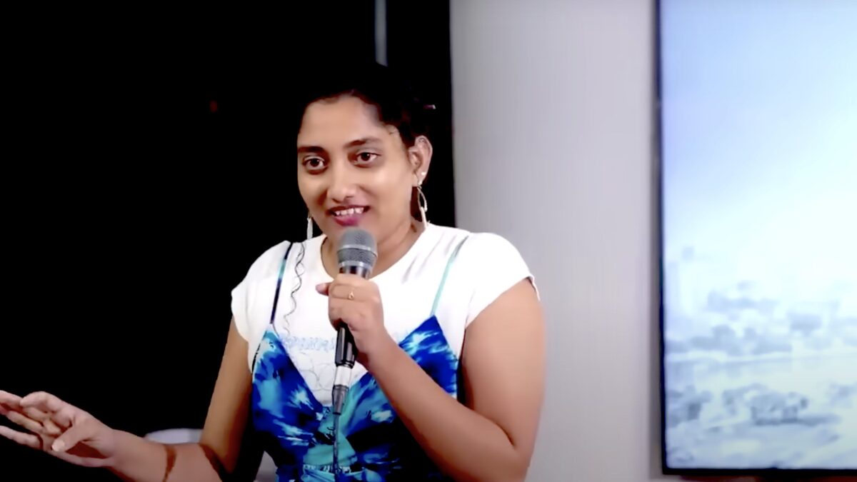 Screenshot from the YouTube video "Am I really funny?" A standup comedy by Nathasha Edirisooriya at Colombo Comedy Central YouTube page. Fair use. 