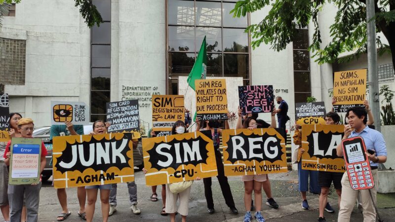 Protesters have warned that the mandatory SIM registration will undermine privacy and the people's right to information.